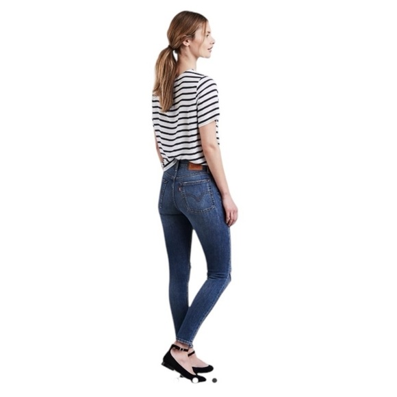 Levi Wedgie Fit Skinny Womens Raw Hem Button Fly Jeans. Blue Size 31. #797 - Picture 2 of 9
